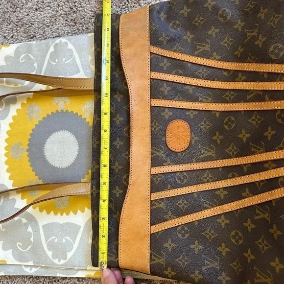 Louis Vuitton large should tote bag - Picture 14 of 16